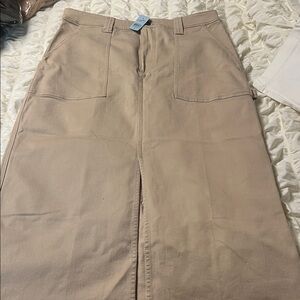 Chic Tan Midi Skirt with Front Slit